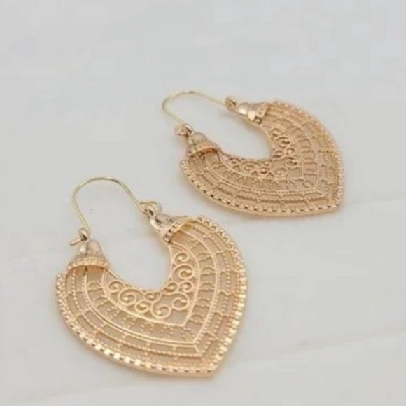 Boho Heart Shape Huggie Retro Statement Hoops - Picture 2 of 2